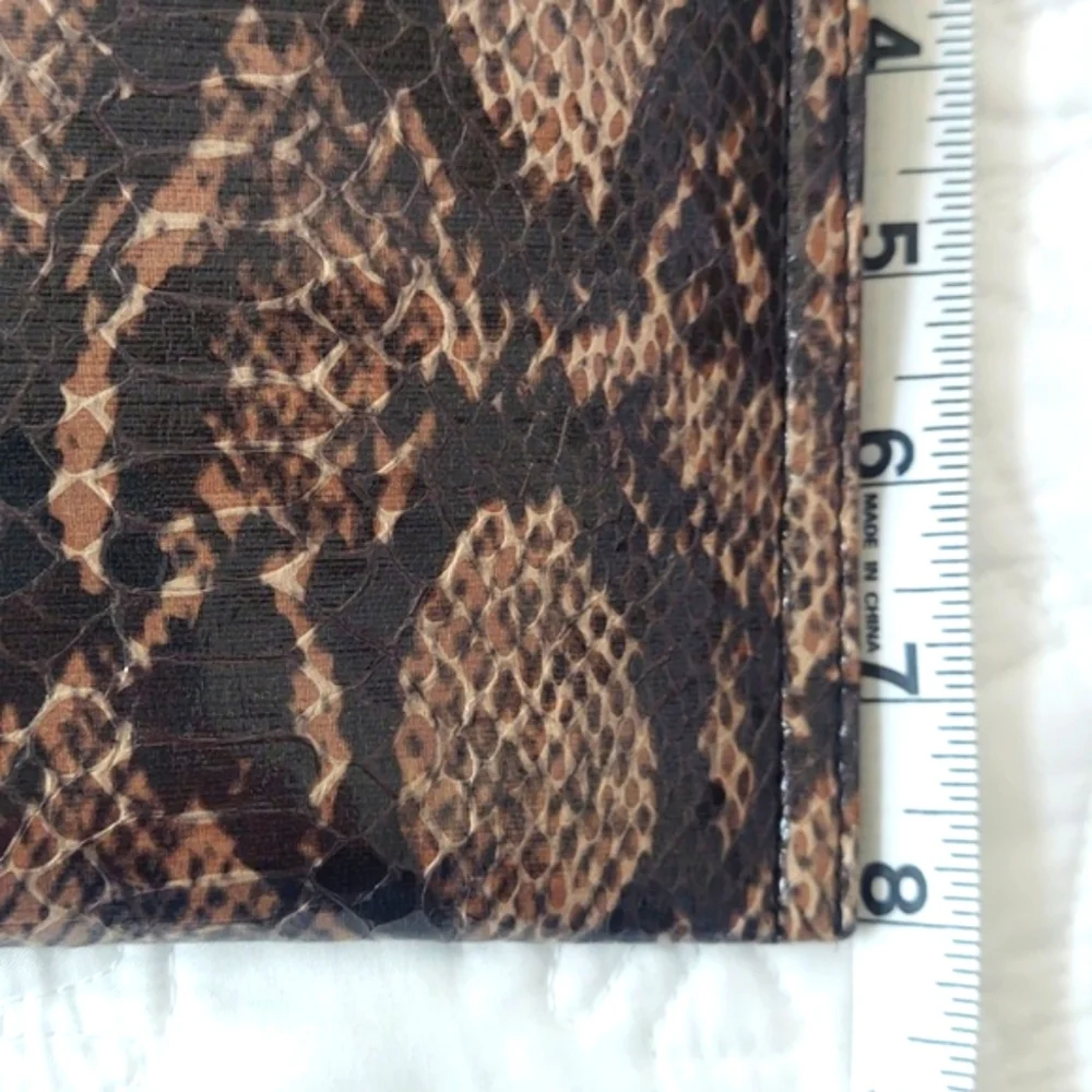 * BCB Generation Elegant Browns Snakeskin Envelope Style Clutch Purse, Like New